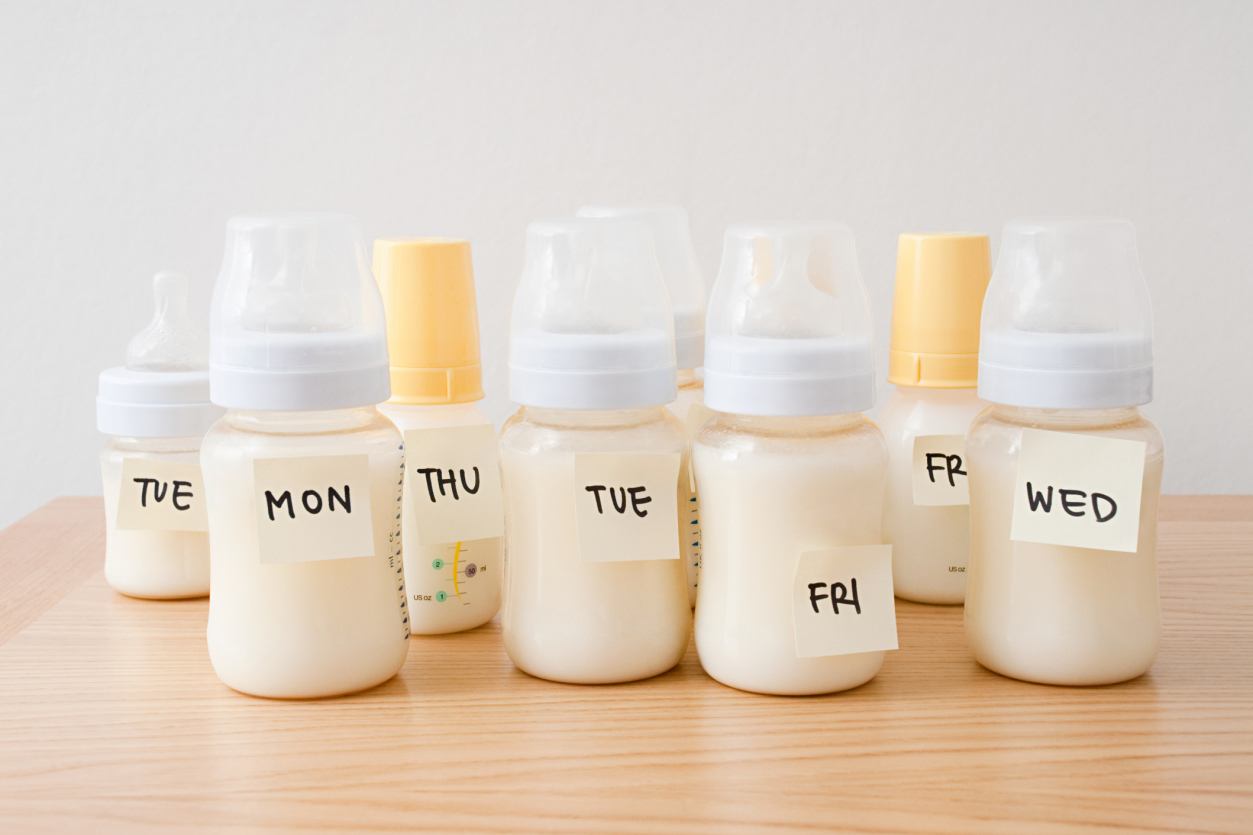 ako vedieť, či materské mlieko je zastarané alebo nie