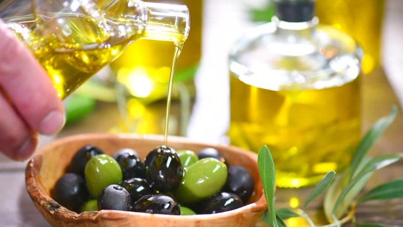 Olivový olej môže zmierniť zápchu