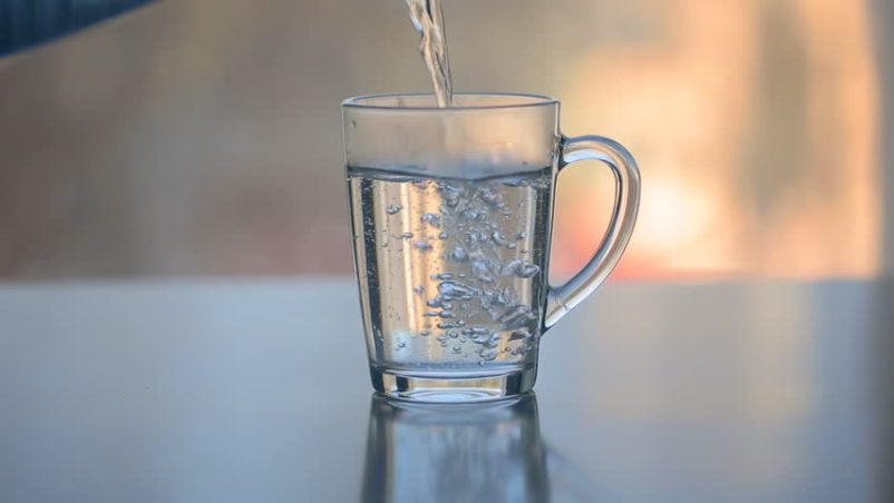 výhody pitia teplej vody