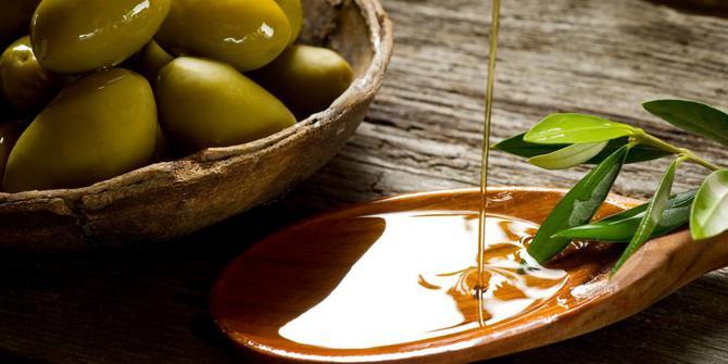 výhody olivového oleja, olivového oleja pre tvár, účinnosť olivového oleja, účinnosť olivového oleja, výhody olivového oleja pre tvár, výhody olivového oleja na vlasy
