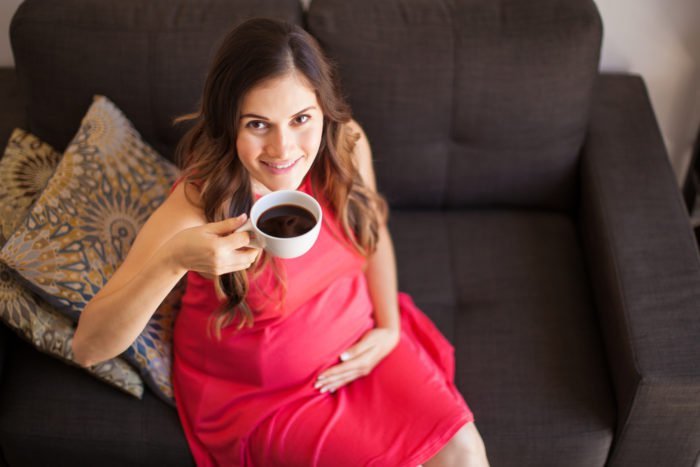 piť kávu počas tehotnosti