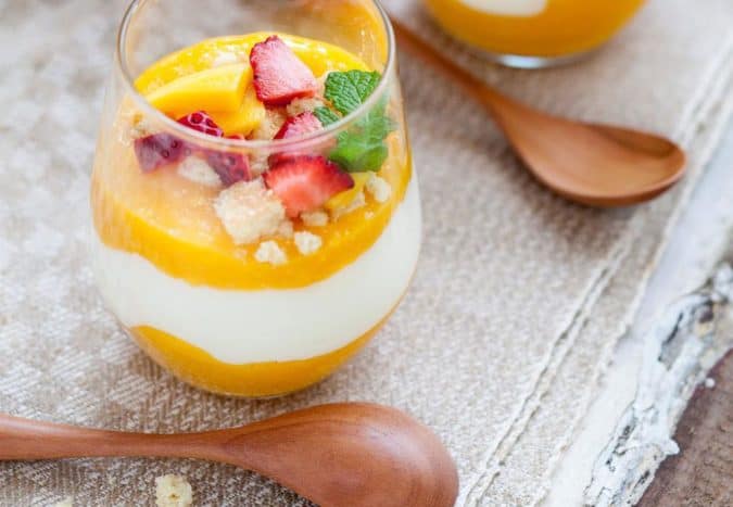 dezert mango jogurt parfait