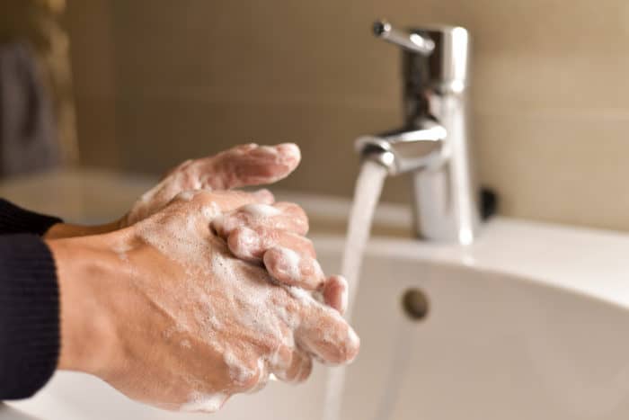 umyť si ruky pred sexom