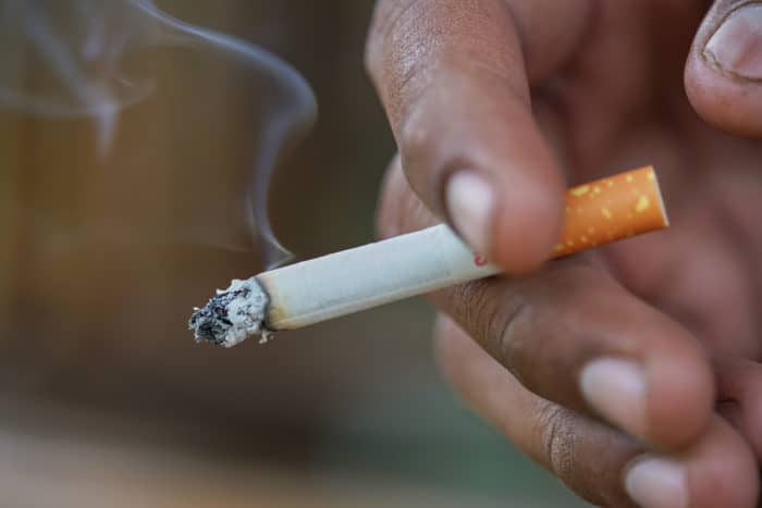 nebezpečenstvo fajčenia spôsobuje reumatizmus